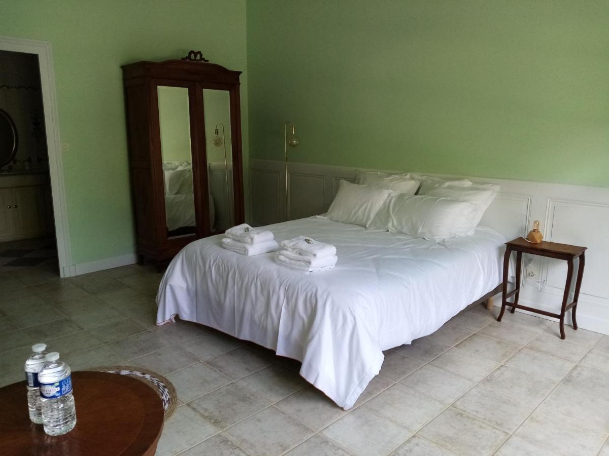 Domaine De Pladuc Bed & Breakfast Lachaise Rom bilde
