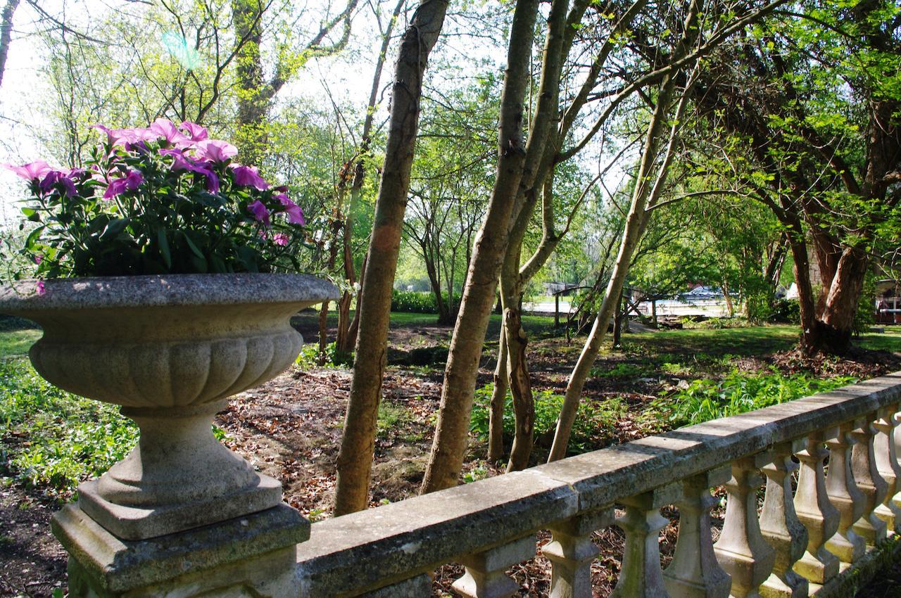 Domaine De Pladuc Bed & Breakfast Lachaise Eksteriør bilde